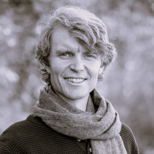 SR Bild1 SW https://www.wmh-consult.de/wp-content/uploads/2025/10/SR-Bild1-SW-640x640.jpg